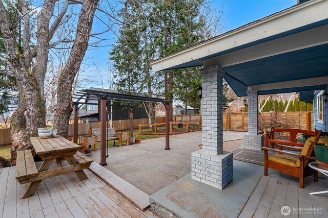 1220 S Webb Place, East Wenatchee, WA 98802