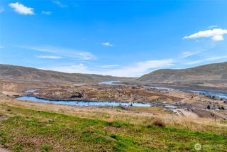 1220 S Webb Place, East Wenatchee, WA 98802