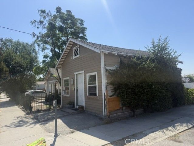 1087 W 9th, San Bernardino, CA 92411