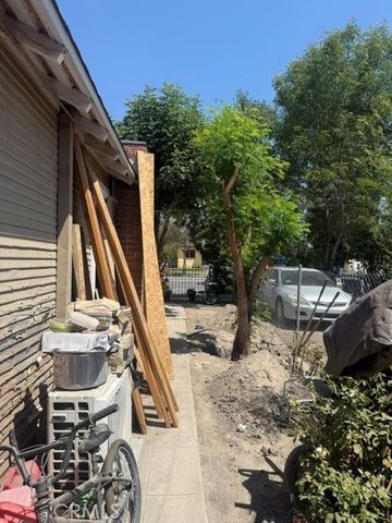 1087 W 9th, San Bernardino, CA 92411