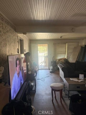 1087 W 9th, San Bernardino, CA 92411