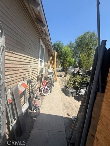 1087 W 9th, San Bernardino, CA 92411