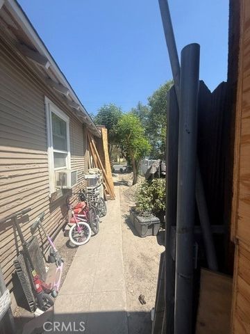 1087 W 9th, San Bernardino, CA 92411