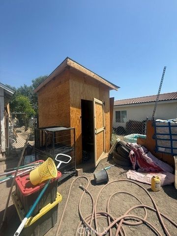 1087 W 9th, San Bernardino, CA 92411