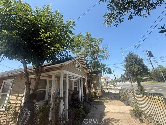 1087 W 9th, San Bernardino, CA 92411