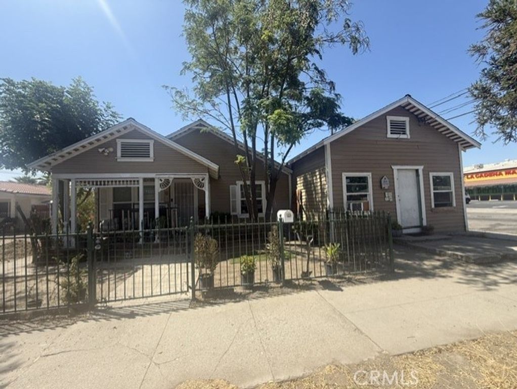 1087 W 9th, San Bernardino, CA 92411