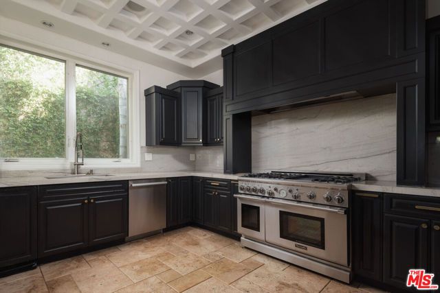 3932 Blue Canyon Drive, Studio City (los Angeles), CA 91604