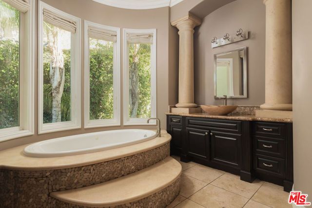 3932 Blue Canyon Drive, Studio City (los Angeles), CA 91604