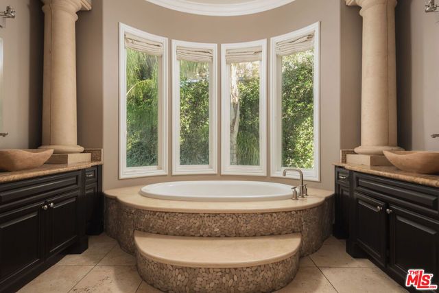 3932 Blue Canyon Drive, Studio City (los Angeles), CA 91604