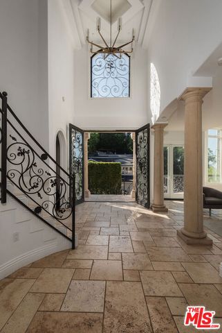 3932 Blue Canyon Drive, Studio City (los Angeles), CA 91604