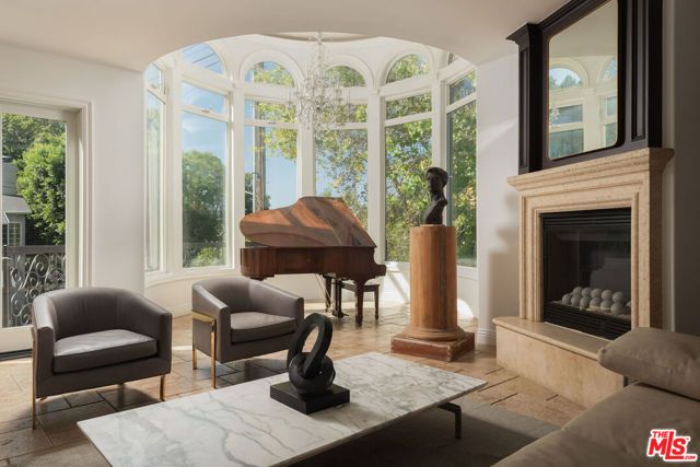 3932 Blue Canyon Drive, Studio City (los Angeles), CA 91604