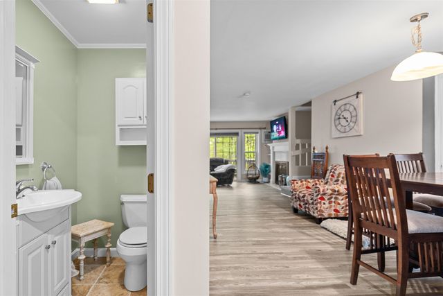 1465 Hooksett Rd Unit 207, Hooksett, NH 03106
