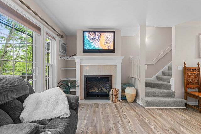 1465 Hooksett Rd Unit 207, Hooksett, NH 03106