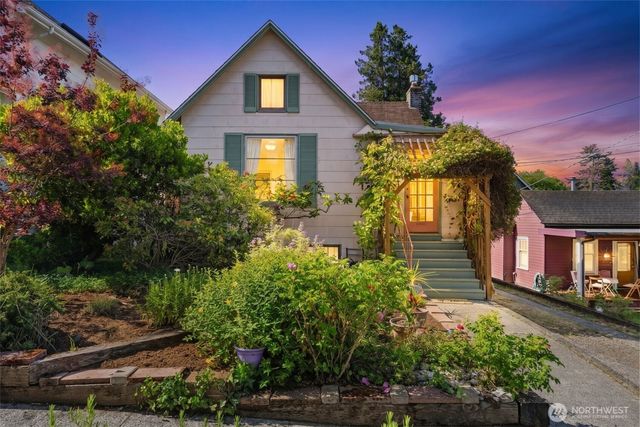 1631 N 54 Street, Seattle, WA 98103