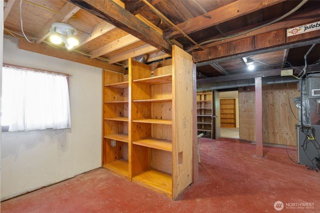 1631 N 54 Street, Seattle, WA 98103