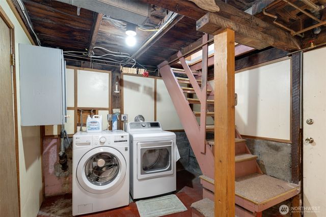 1631 N 54 Street, Seattle, WA 98103