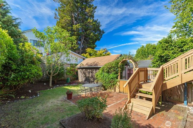 1631 N 54 Street, Seattle, WA 98103