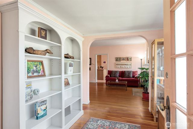 1631 N 54 Street, Seattle, WA 98103