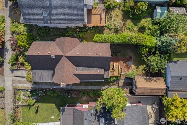 1631 N 54 Street, Seattle, WA 98103