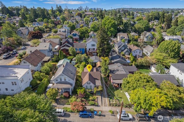 1631 N 54 Street, Seattle, WA 98103