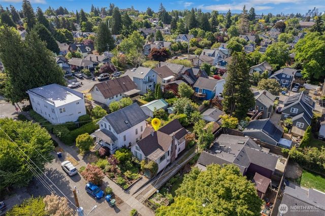 1631 N 54 Street, Seattle, WA 98103