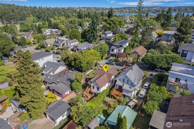 1631 N 54 Street, Seattle, WA 98103