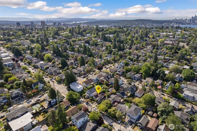 1631 N 54 Street, Seattle, WA 98103