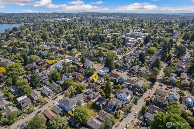 1631 N 54 Street, Seattle, WA 98103