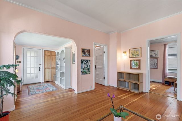 1631 N 54 Street, Seattle, WA 98103