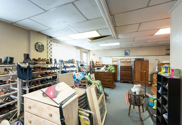 525 Chelmsford St, Lowell, MA 01851