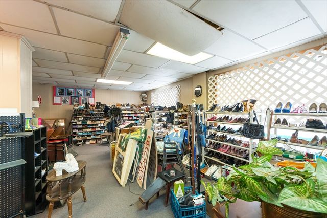 525 Chelmsford St, Lowell, MA 01851