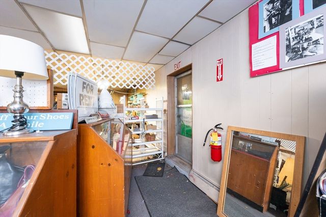 525 Chelmsford St, Lowell, MA 01851