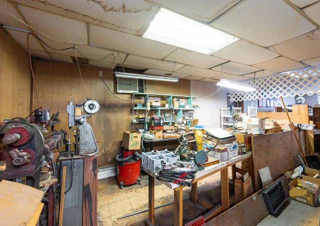 525 Chelmsford St, Lowell, MA 01851