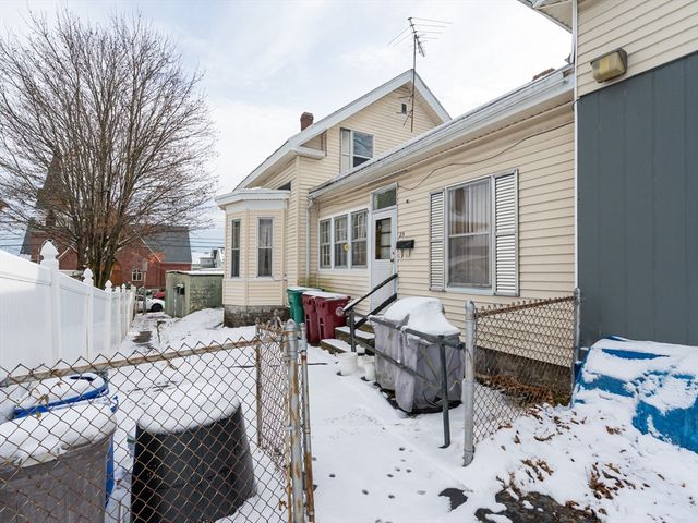 525 Chelmsford St, Lowell, MA 01851