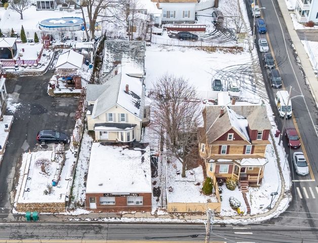 525 Chelmsford St, Lowell, MA 01851