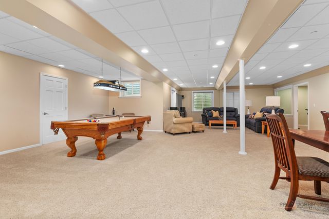 5572 Chancery Road, Gurnee, IL 60031