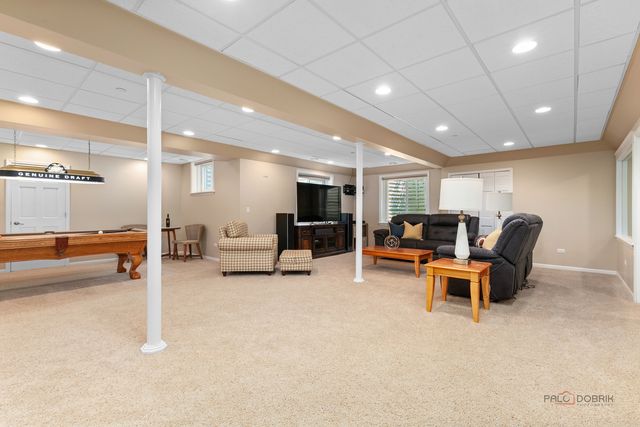 5572 Chancery Road, Gurnee, IL 60031