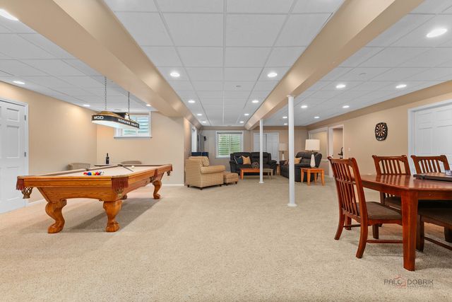 5572 Chancery Road, Gurnee, IL 60031