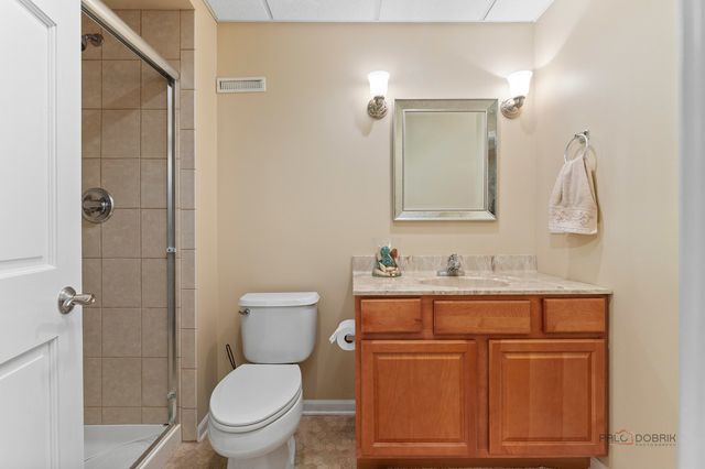 5572 Chancery Road, Gurnee, IL 60031
