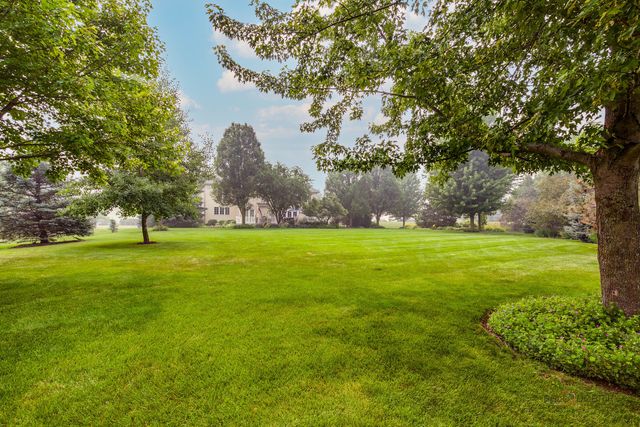 5572 Chancery Road, Gurnee, IL 60031