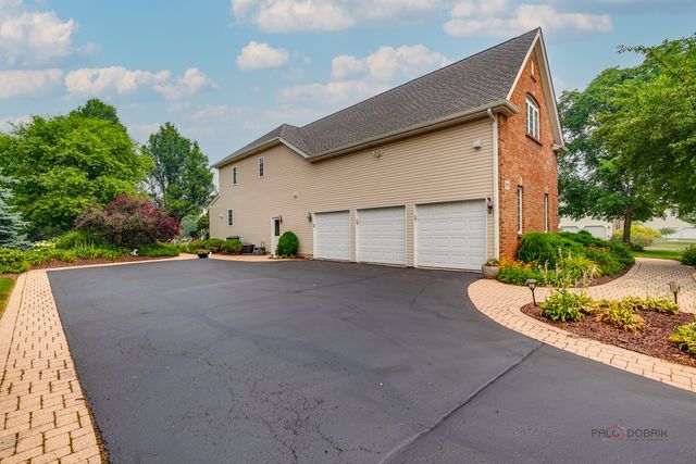 5572 Chancery Road, Gurnee, IL 60031