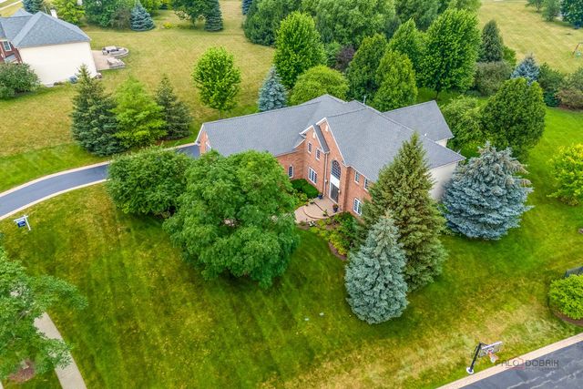 5572 Chancery Road, Gurnee, IL 60031