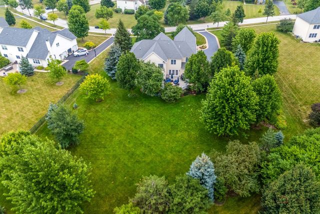 5572 Chancery Road, Gurnee, IL 60031