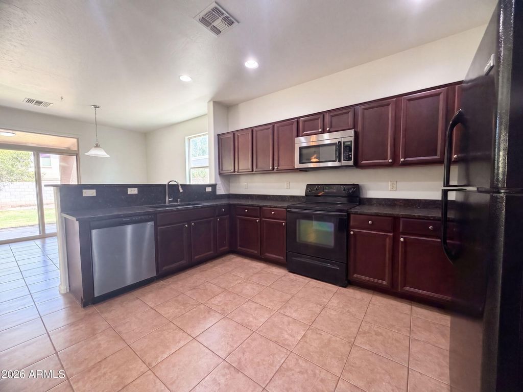 936 E CRIMM Road, San Tan Valley, AZ 85143 — photo 2