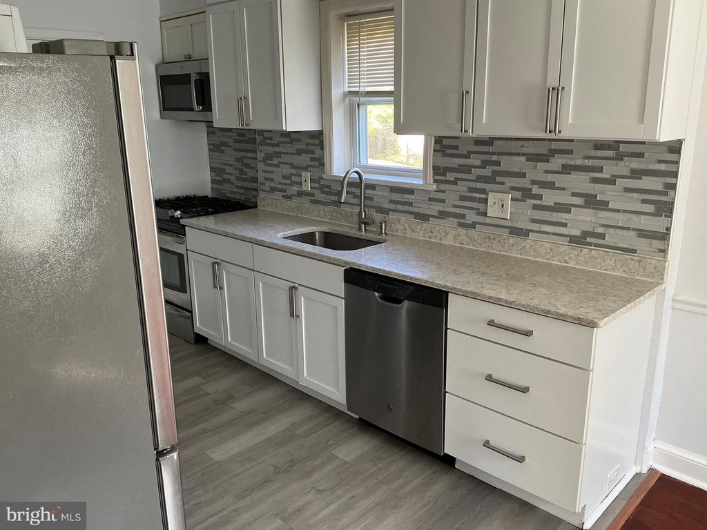 Image 13 of property listing at 6603 RED TOP RD, Hyattsville, MD 20783