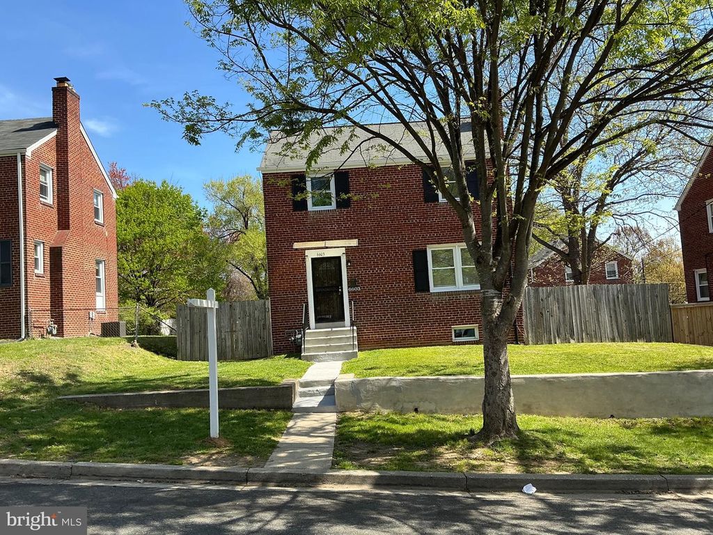 Image 3 of property listing at 6603 RED TOP RD, Hyattsville, MD 20783