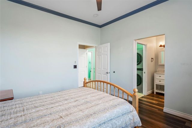 6131 CENTRAL AVENUE, New Port Richey, FL 34653