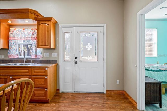 6131 CENTRAL AVENUE, New Port Richey, FL 34653