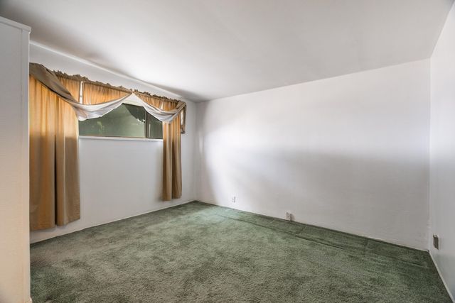 10528 Princess Jeanne Avenue NE, Albuquerque, NM 87112