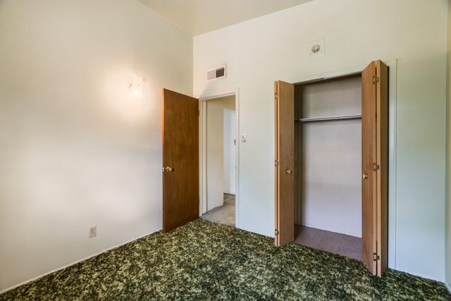 10528 Princess Jeanne Avenue NE, Albuquerque, NM 87112